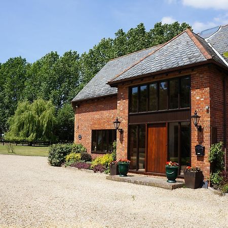 The Olde Barn Bed and Breakfast Lymington Exterior foto