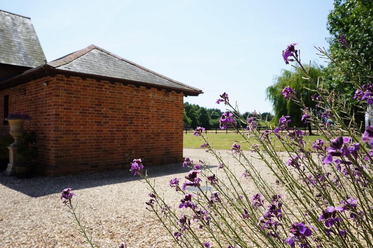 The Olde Barn Bed and Breakfast Lymington Exterior foto