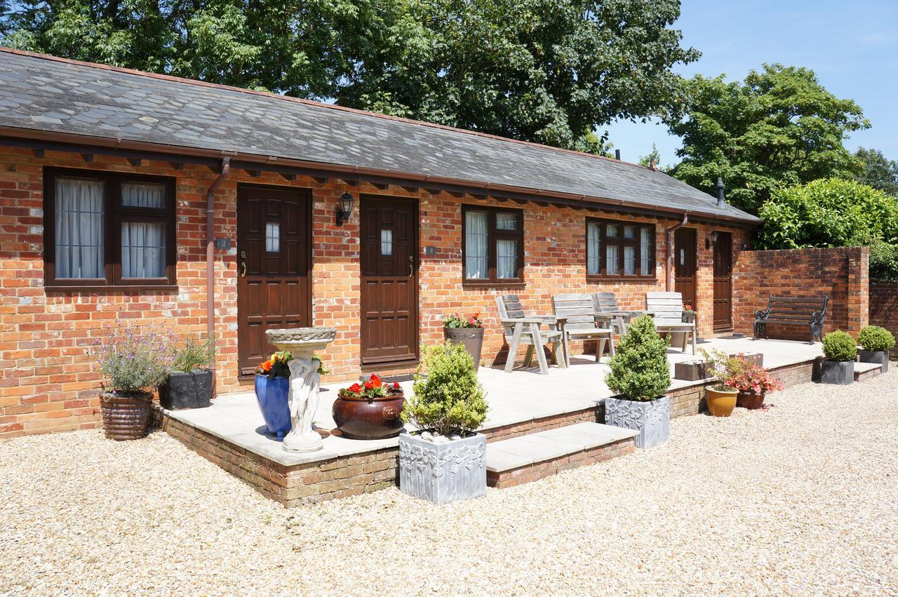 The Olde Barn Bed and Breakfast Lymington Exterior foto