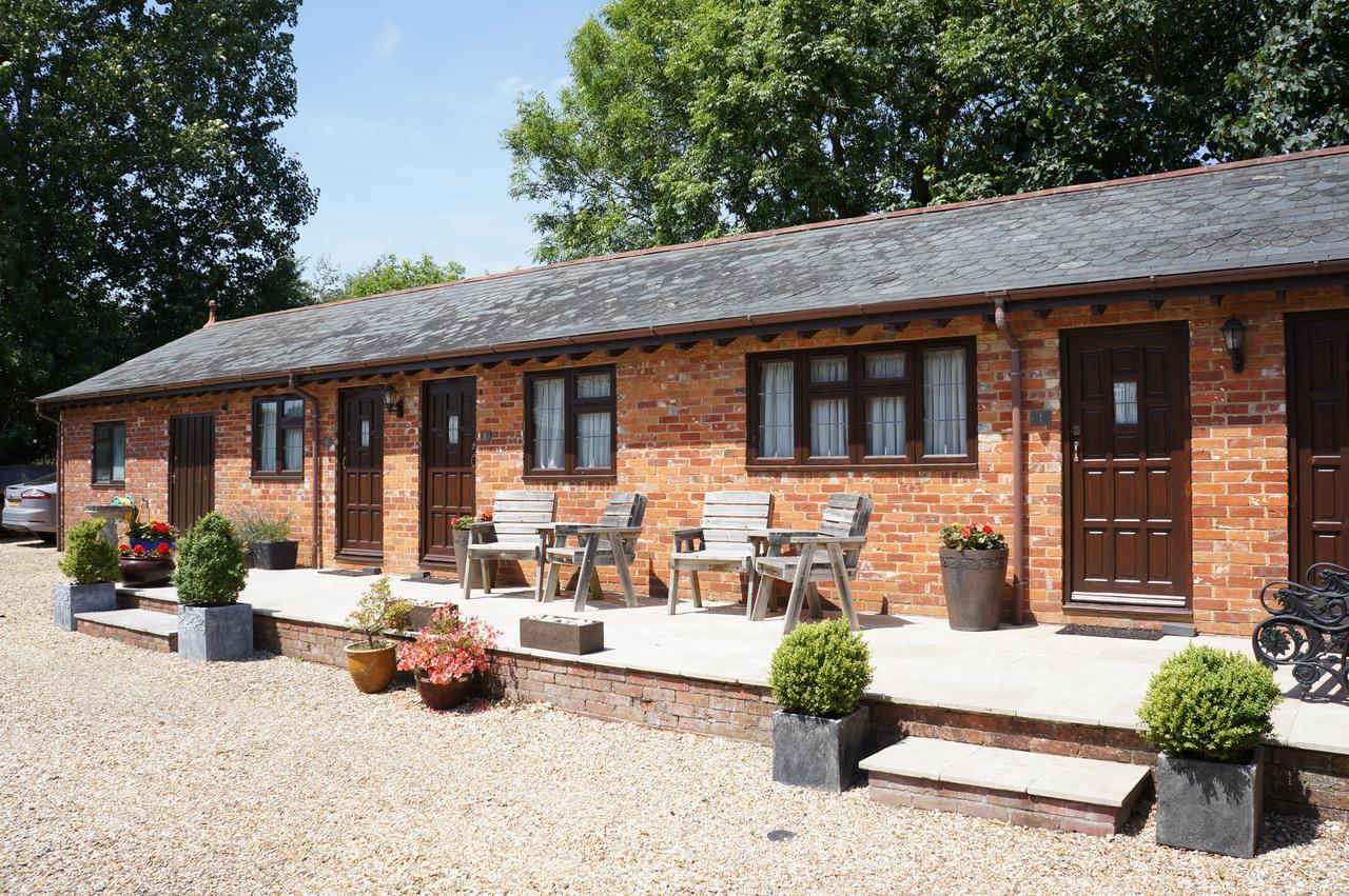 The Olde Barn Bed and Breakfast Lymington Exterior foto
