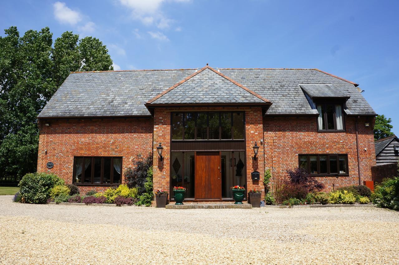 The Olde Barn Bed and Breakfast Lymington Exterior foto
