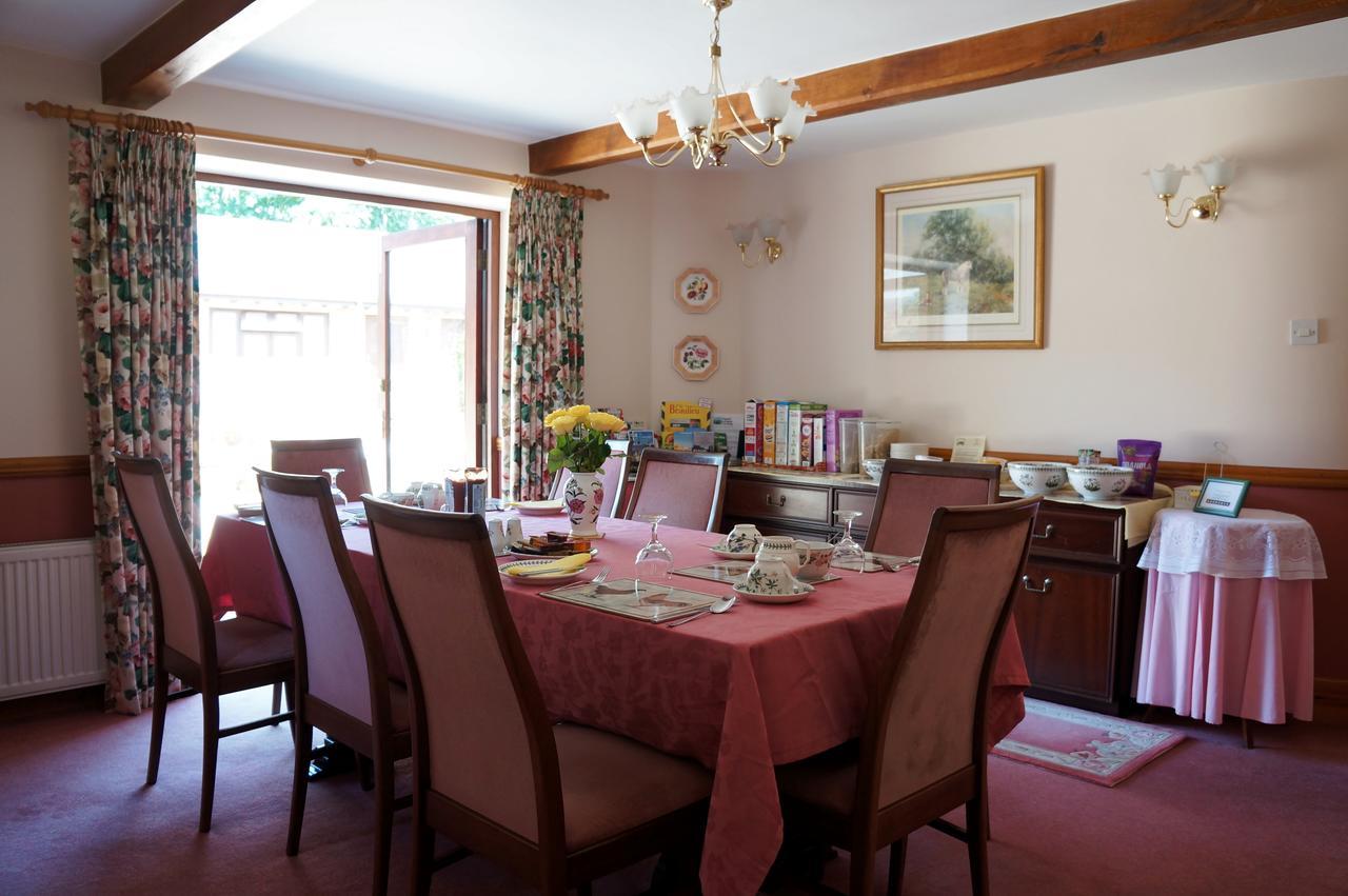 The Olde Barn Bed and Breakfast Lymington Exterior foto