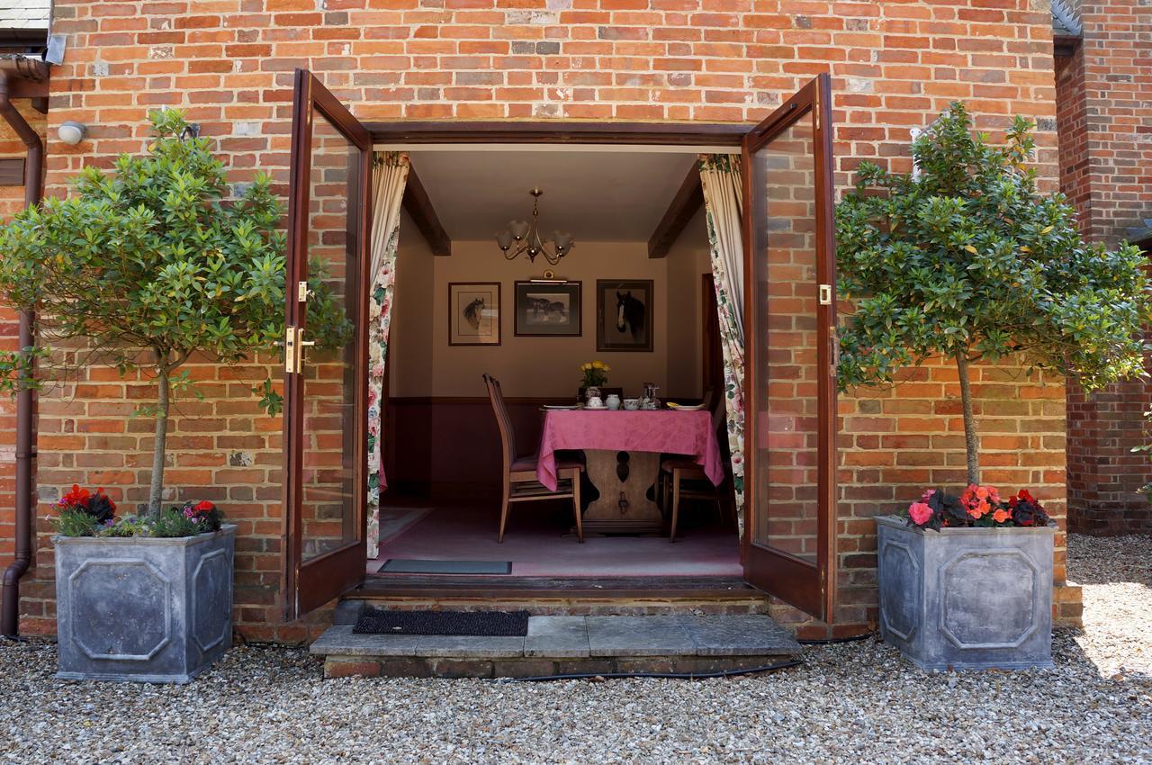 The Olde Barn Bed and Breakfast Lymington Exterior foto