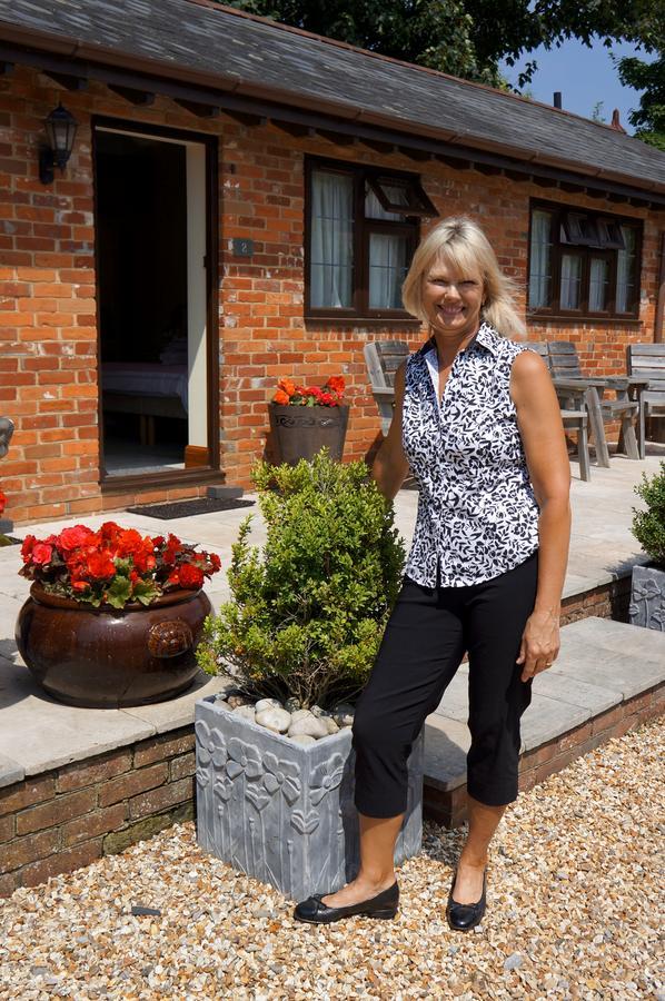 The Olde Barn Bed and Breakfast Lymington Exterior foto